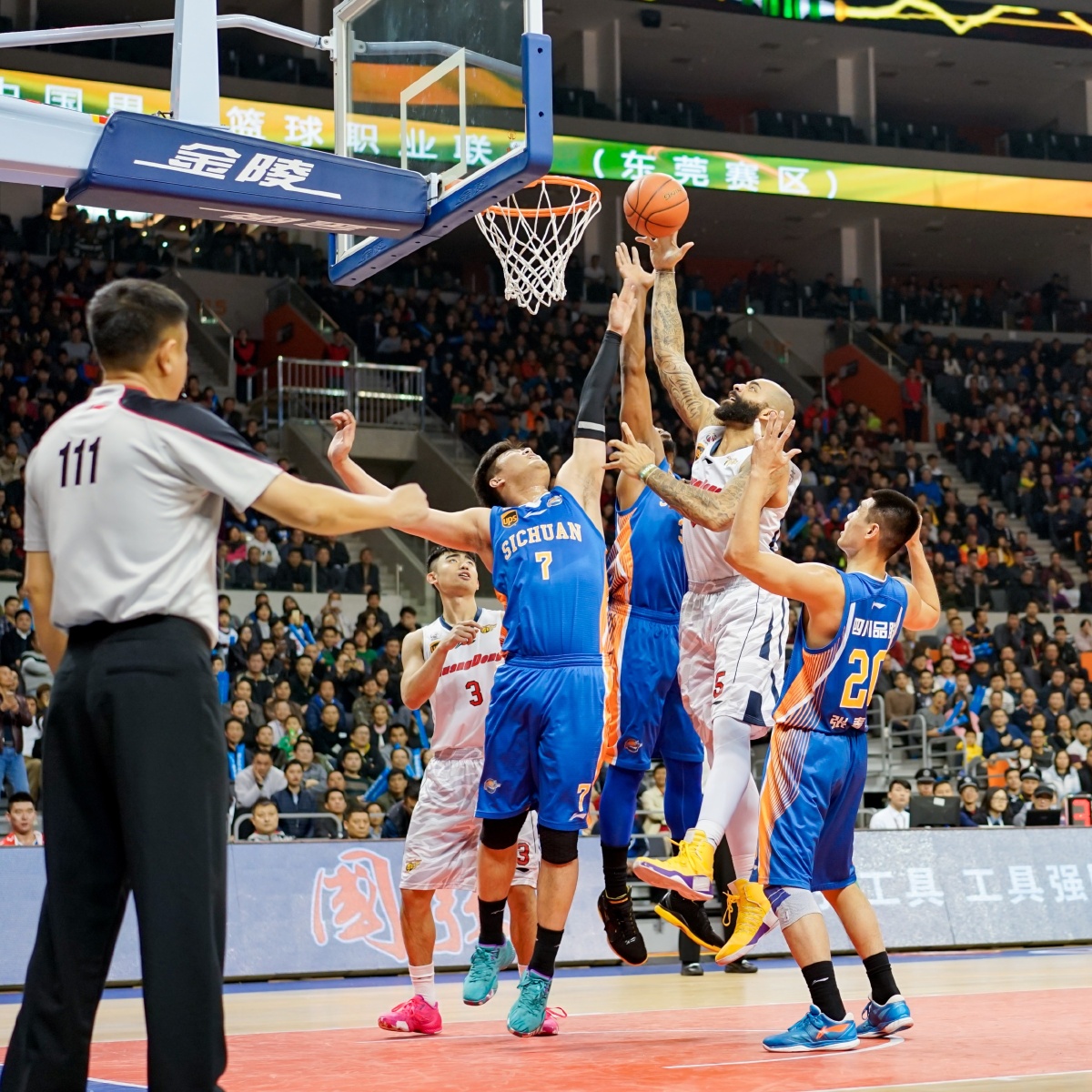 优先打他最 优先打他最