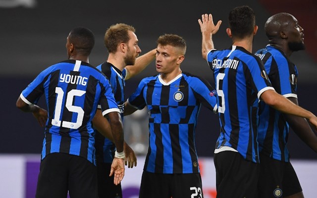 老鹰能以二